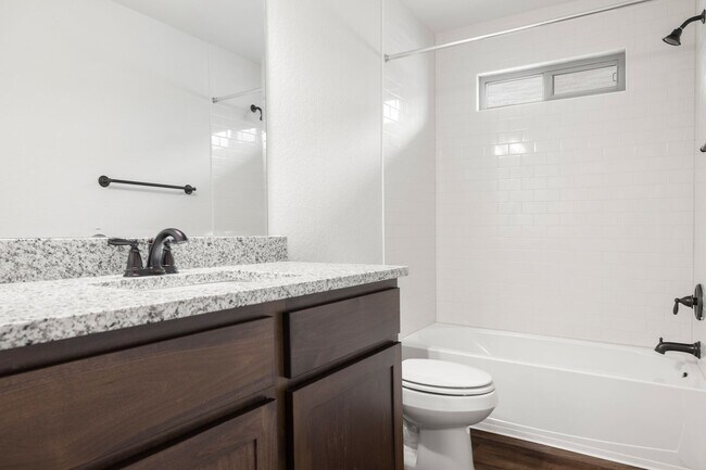 Building Photo - Like-New 3BR Duplex in Gated Community w/ Parks, Granite Kitchen & Private Yard