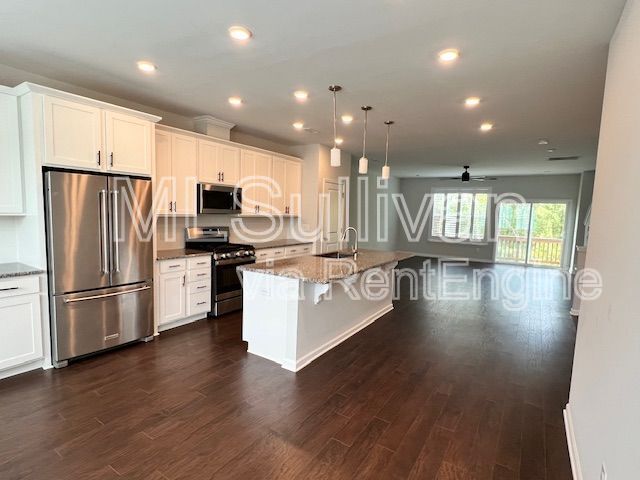 Building Photo - 1105 Commack Dr