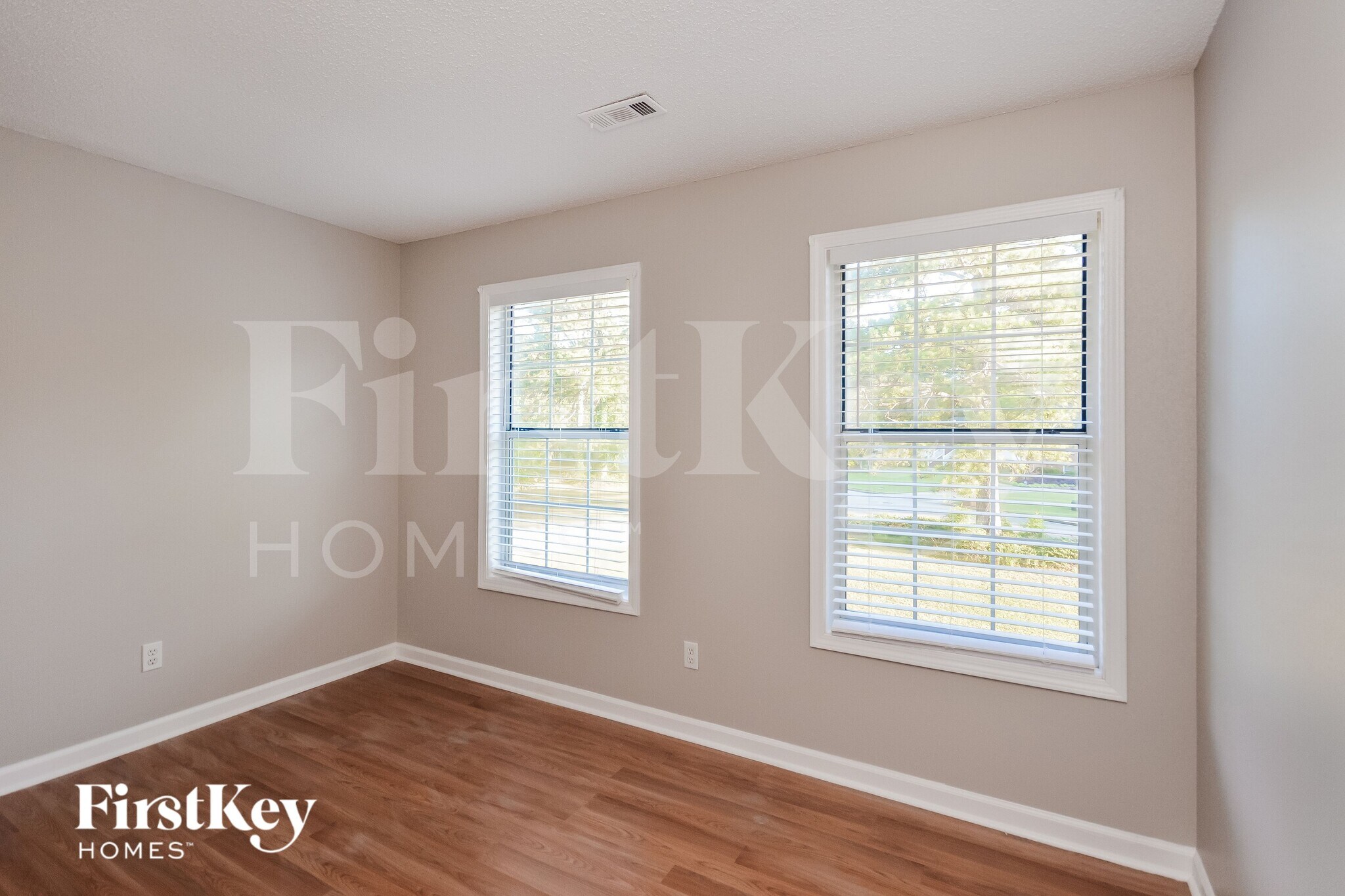 Building Photo - 4781 Meadowlark Dr SE