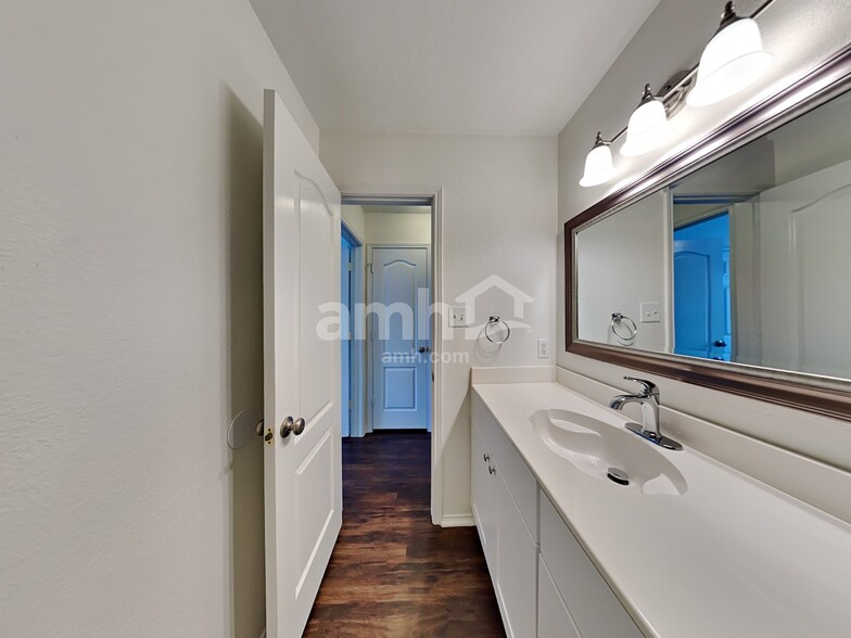 Building Photo - 6116 Brookknoll Dr