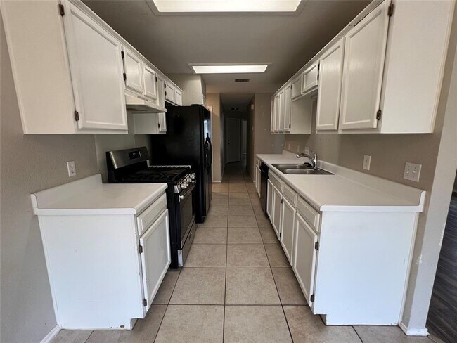Building Photo - 1156 Tetbury Ln