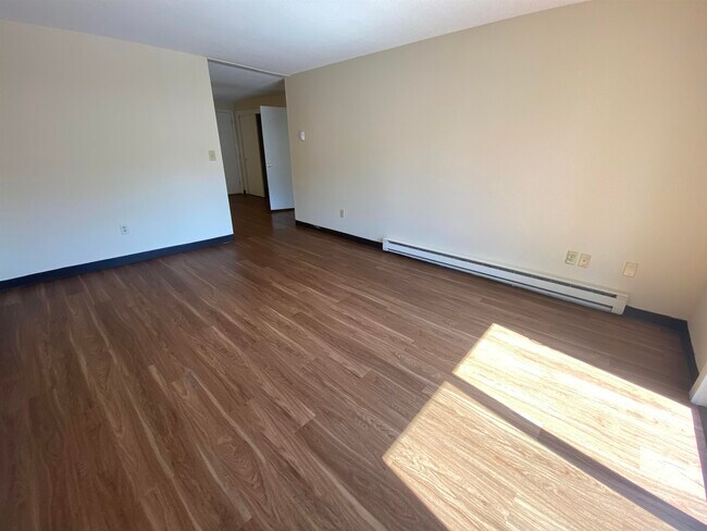 Building Photo - 95 Powers St