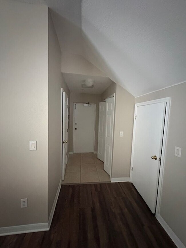 Building Photo - **Beautiful 3/2.5 Townhome in Lake Nona**