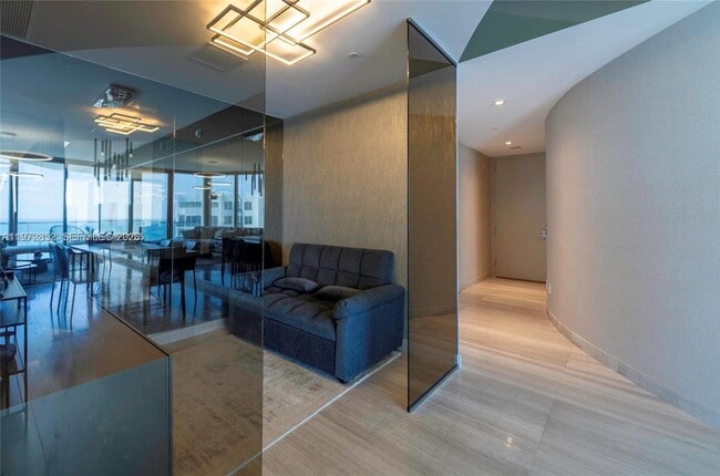 Building Photo - 18975 Collins Ave