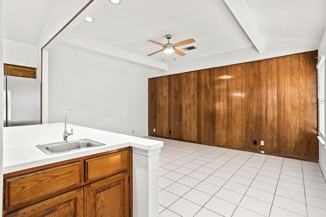 Building Photo - 13722 Hunters Hawk