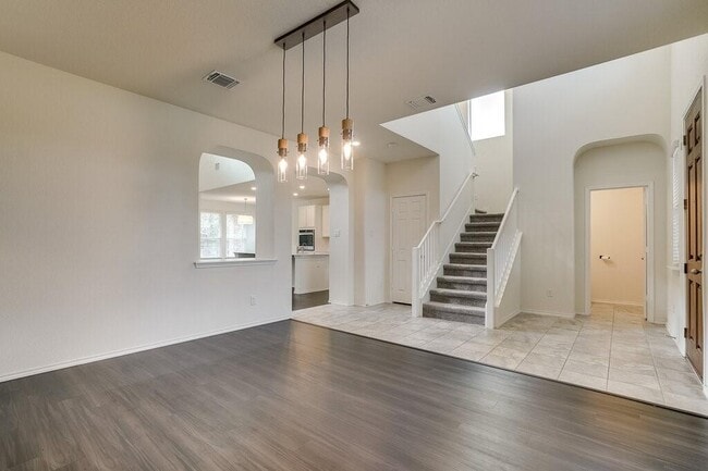 Building Photo - 624 Kolbo Dr