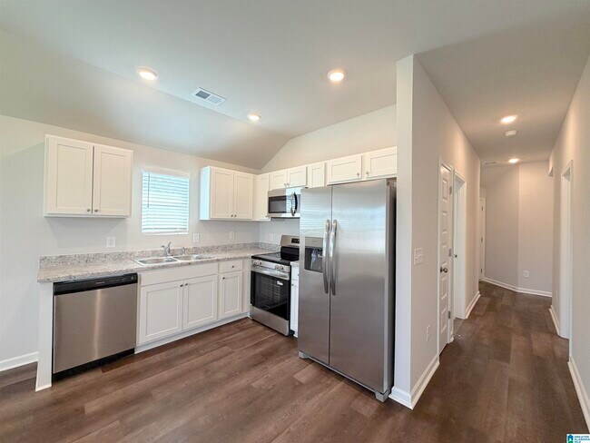 Building Photo - 174 Hill Ln