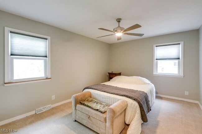 Building Photo - 896 Cliffside Dr