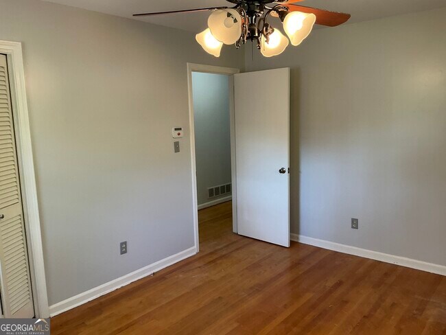 Building Photo - 3988 Rainbow Dr