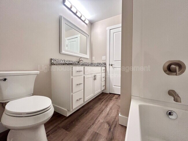 Building Photo - 2855 Taft Ave SW