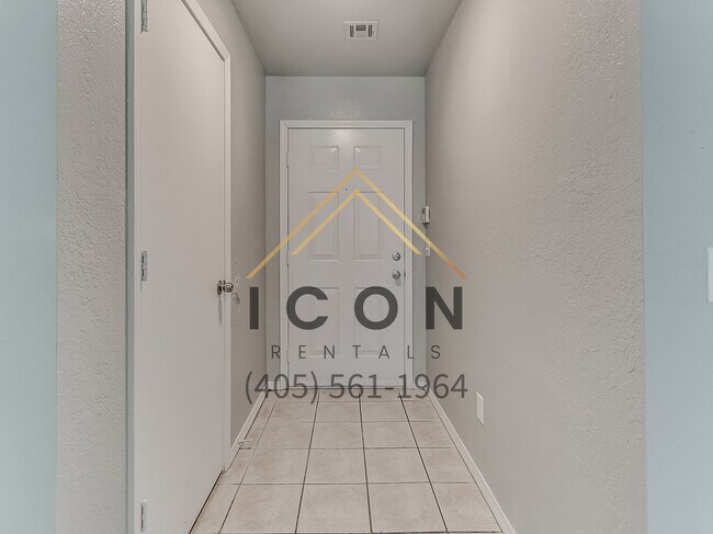 Building Photo - 10477 Aberdeen Dr