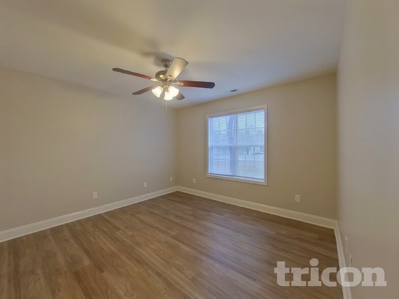 Building Photo - 821 Gore St