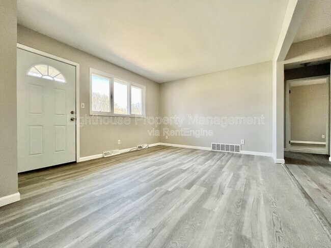 Building Photo - 18169 Swiss Dr