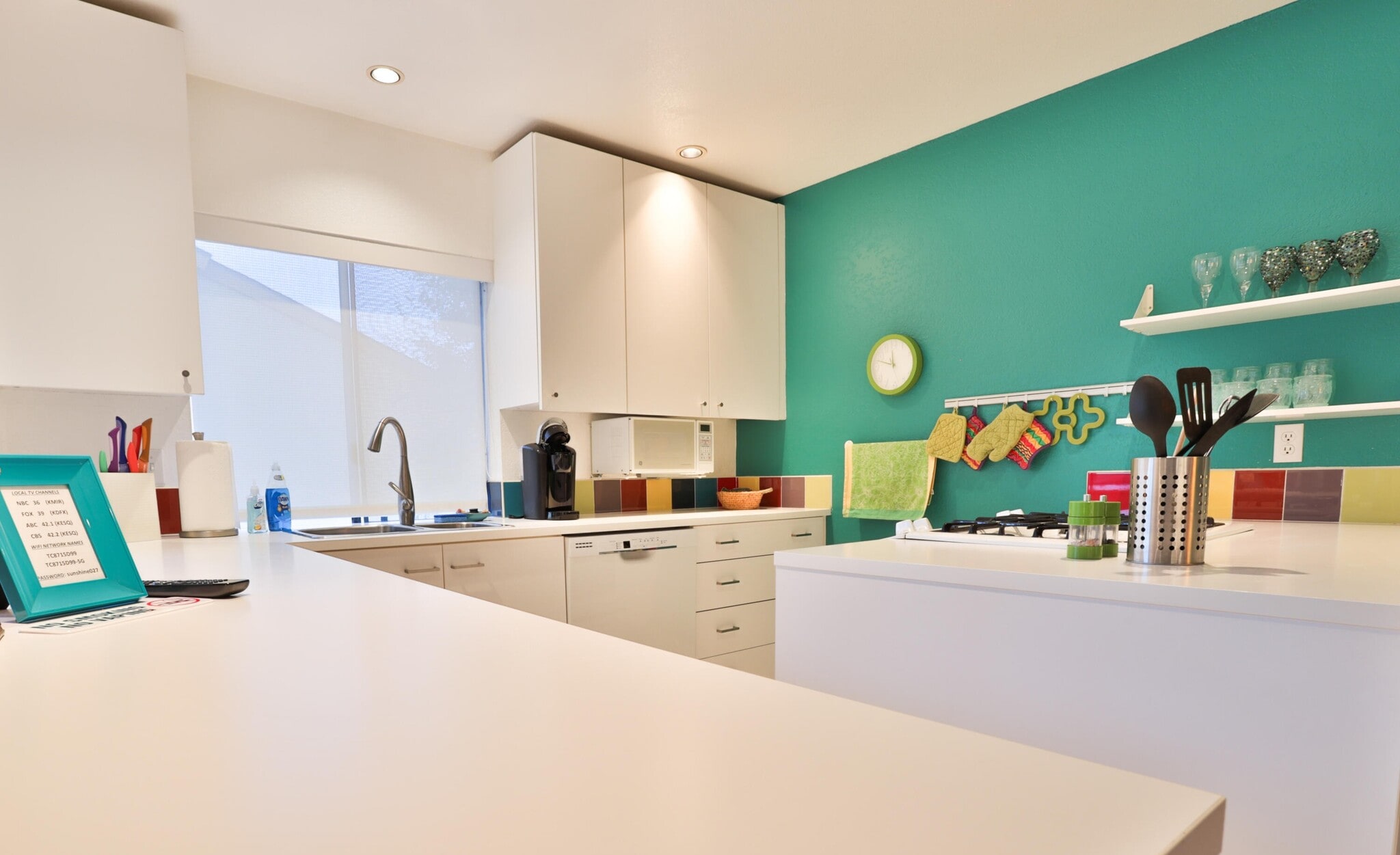 Kitchen 4 - 48255 Monroe St