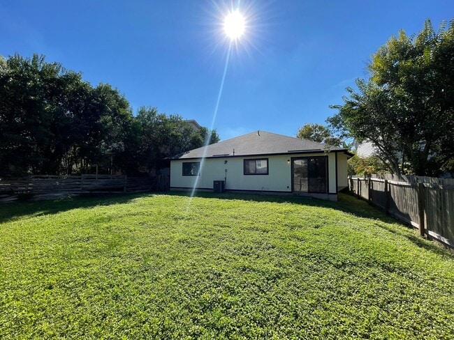 Building Photo - NICE 3 BEDROOM FEATURING AN ISLAND KITCHEN...
