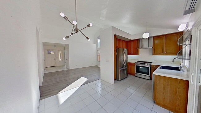 Building Photo - 11 Via Bellorita: Charming 2 Bed 2 Bath Ho...
