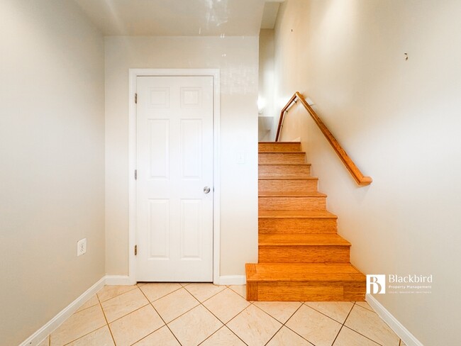 Building Photo - 5030 B St SE