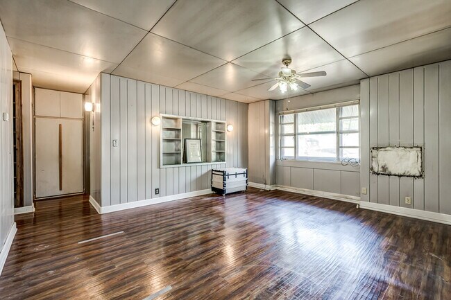 Building Photo - Available for Lease!! Live in a unique piece of Stillwater history!