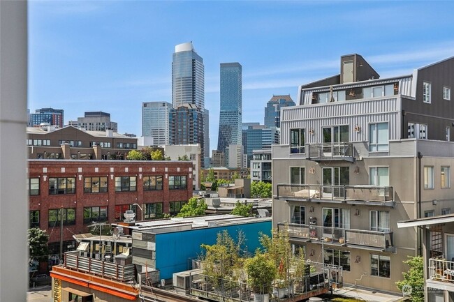 Building Photo - Studio in heart of Capitol Hill, Seattle