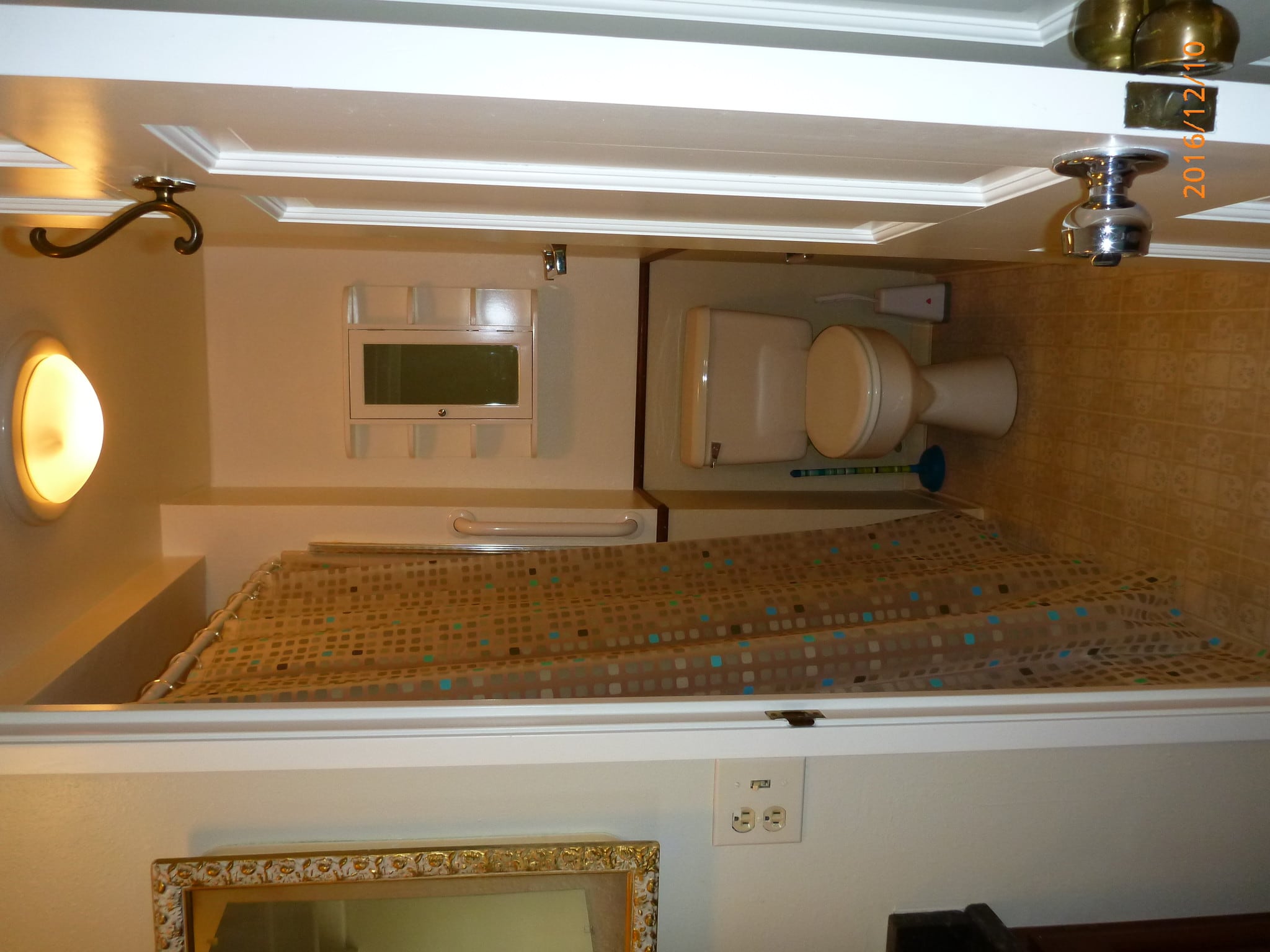 Bathroom - 415 S Howes St