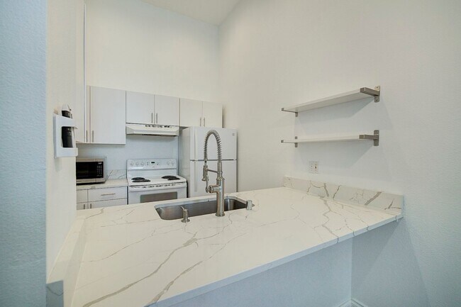 Building Photo - 1Bd/1Ba Mercer Island Condo