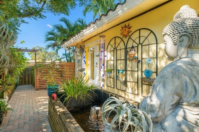 Building Photo - 690 NW 68th Ave