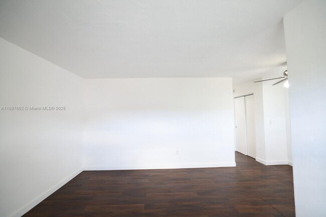 Building Photo - 7200 W 11th Ct