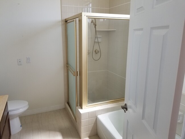 Master Bathroom - 1812 Overland Ave