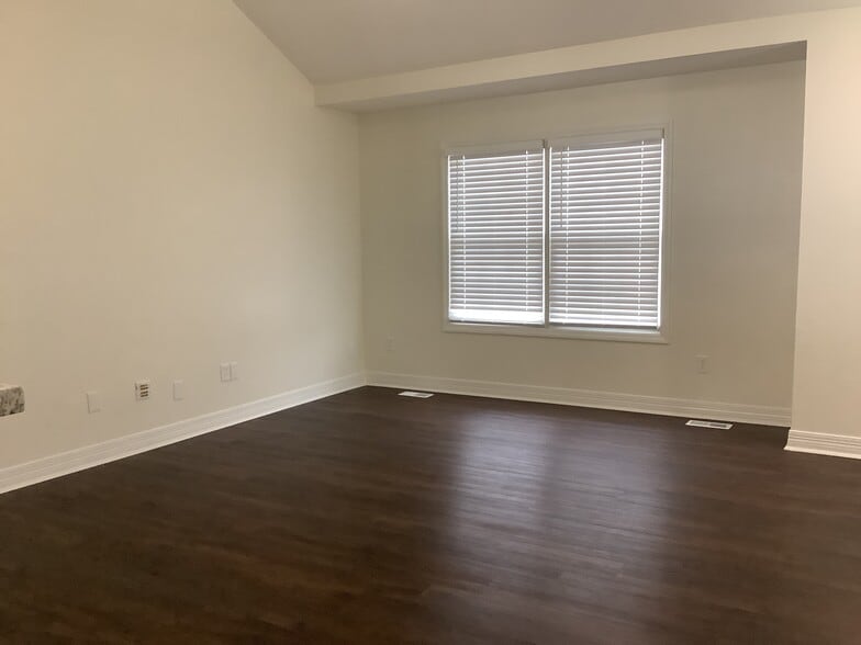 Building Photo - 768 Shellbark St