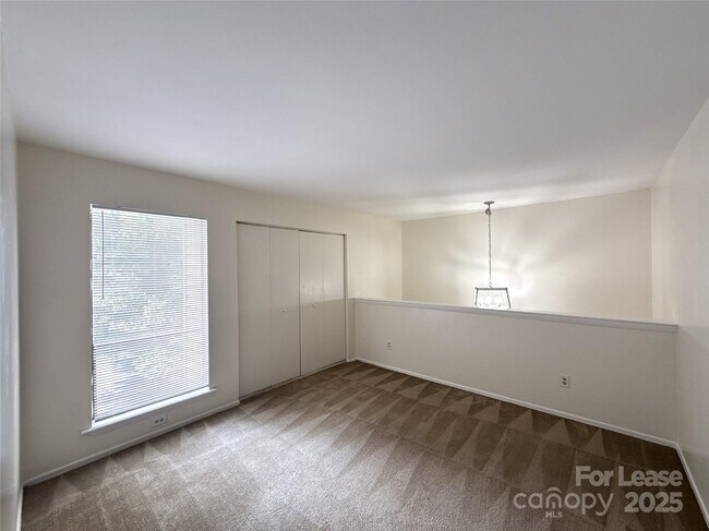 Building Photo - 1605 Merry Oaks Rd