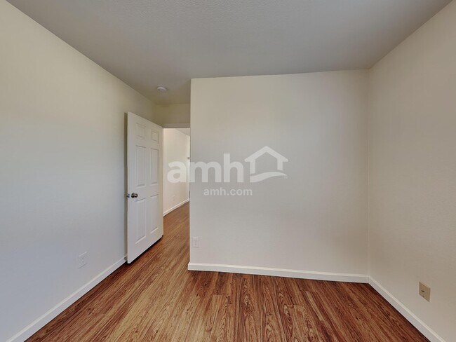 Building Photo - 40600 N Jay Ln