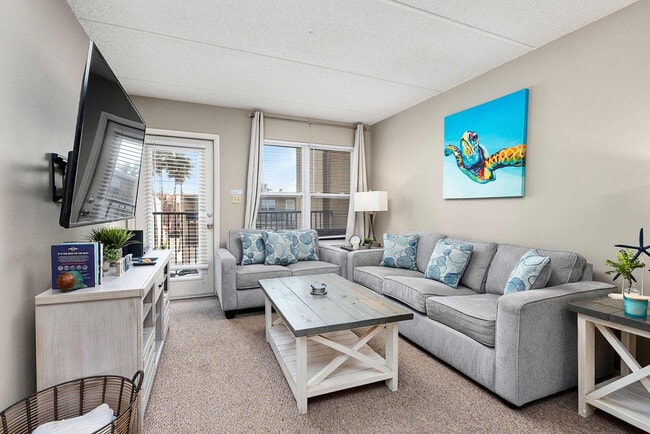 Building Photo - 115 E Coronado Dr