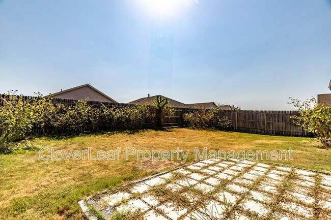 Building Photo - 422 Angel Trumpet Ct