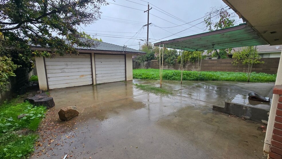 Building Photo - 1235 W Dayton Ave