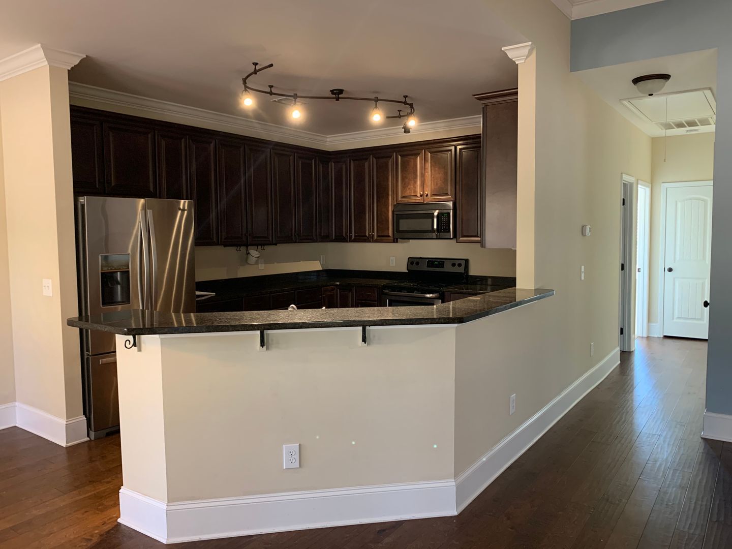 Building Photo - 421 Stanfield Dr