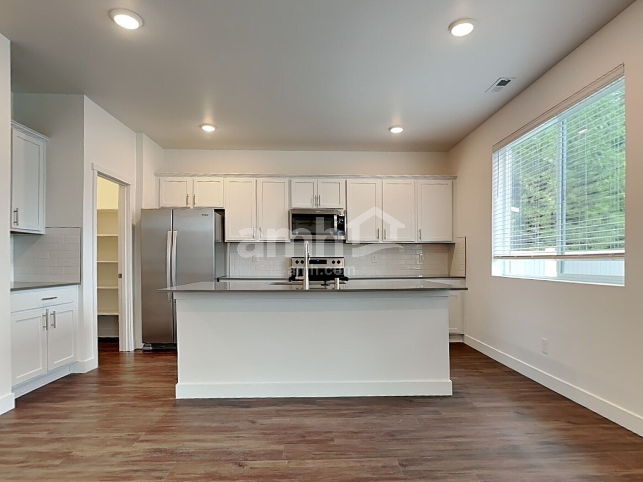 Building Photo - 7929 Selah St SW