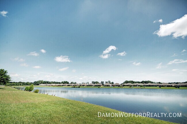 Building Photo - 142 Lakeway Drive