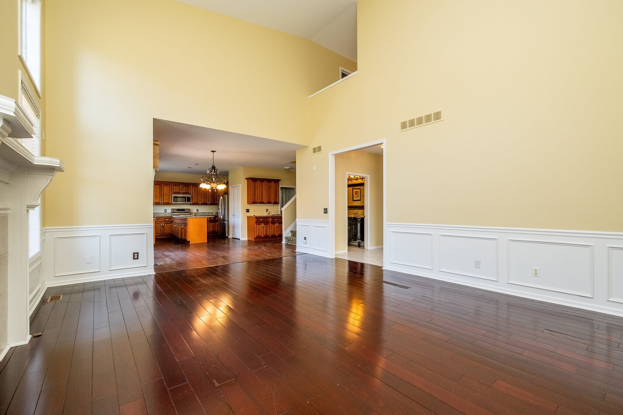 Building Photo - 466 Ivy Ln