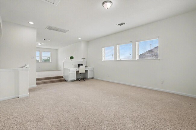 Building Photo - 213 Southern Cross Dr