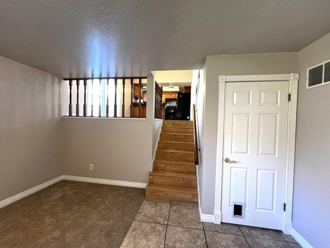 Building Photo - 676 E 3300 N