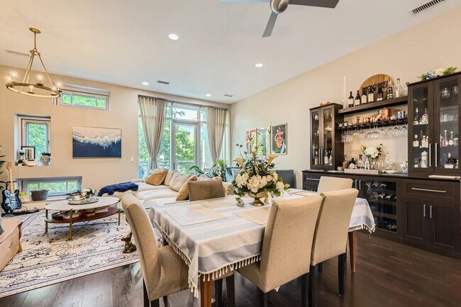 Building Photo - Beautiful 3 bedroom 3 Bathroom home