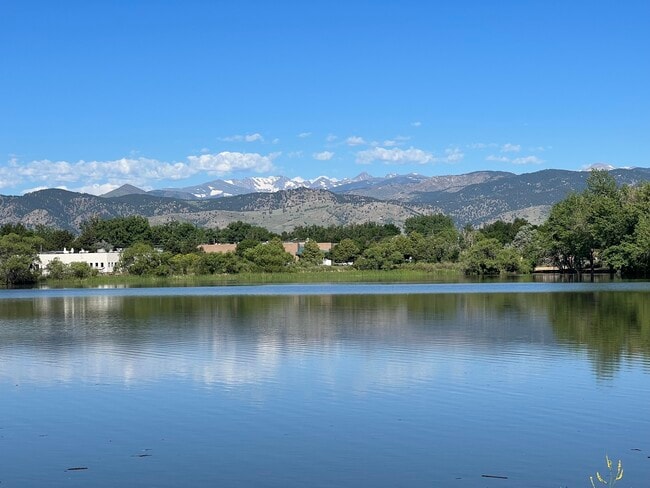 Twin Lakes, 1 mile away! - 4670 White Rock Cir