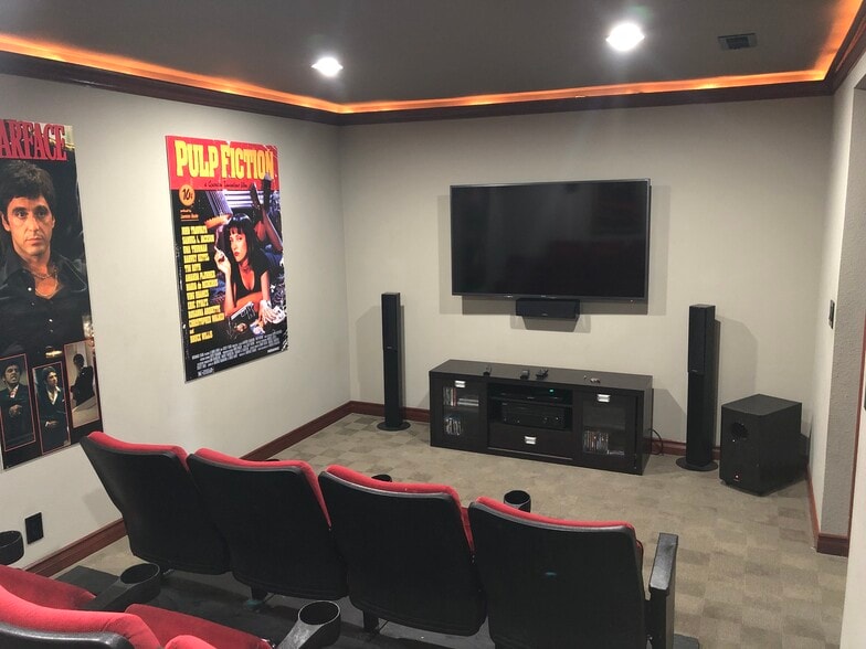 12 seat cinema room - 7221 Yew St