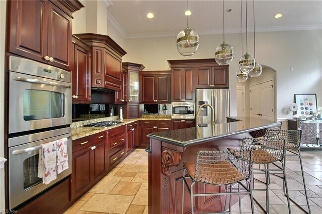 Building Photo - 40 Hamlet Ct