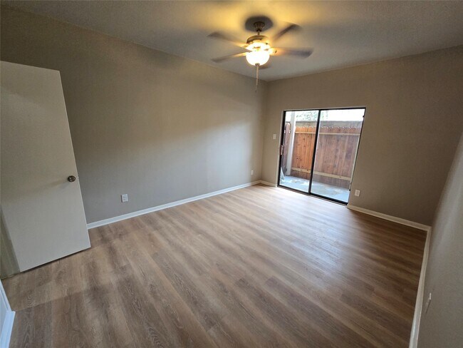 Building Photo - 1818 Augusta Dr