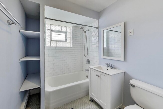 Building Photo - 4409 W Deming Pl