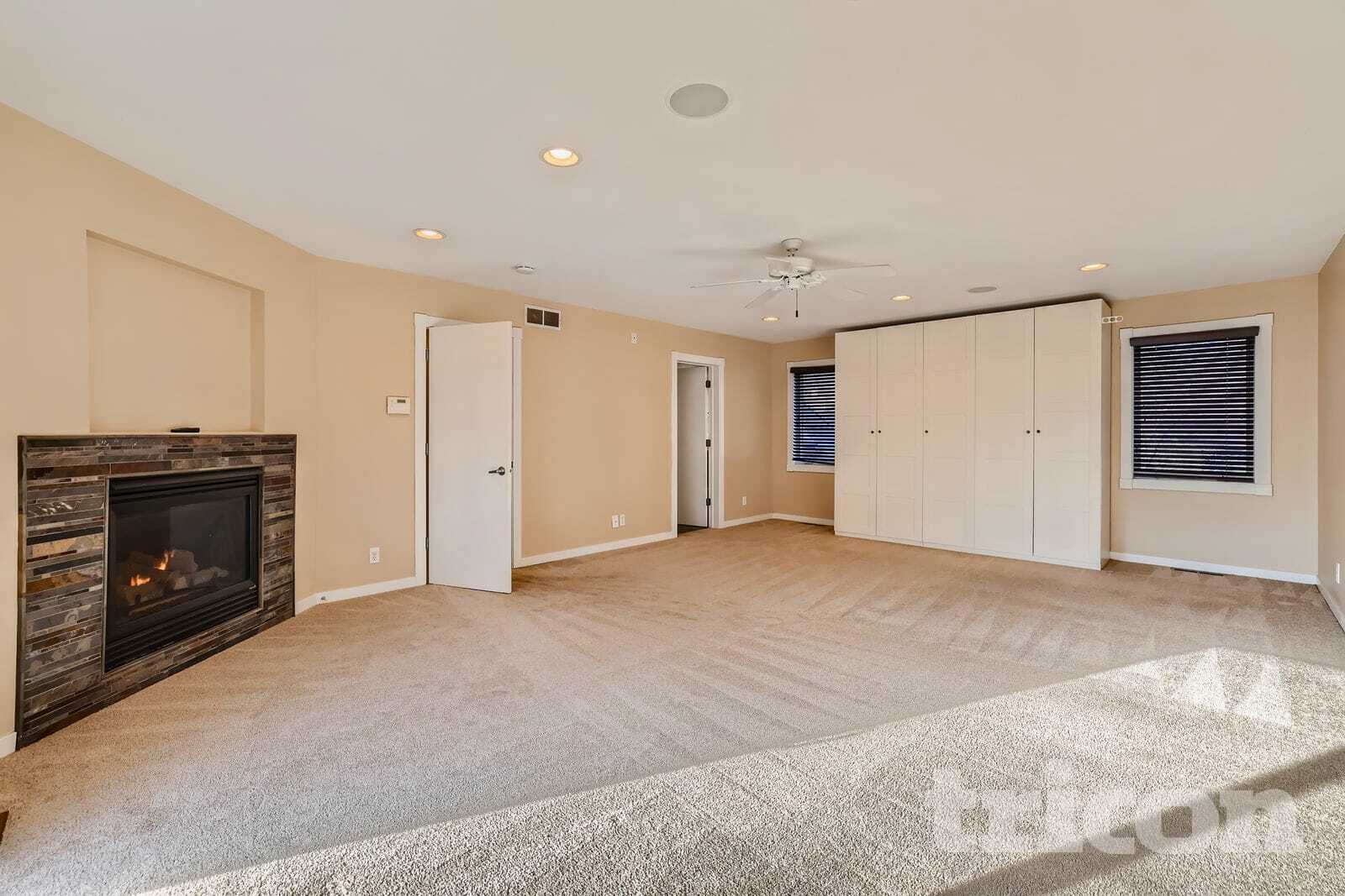 Building Photo - 5 Oak Shore Dr