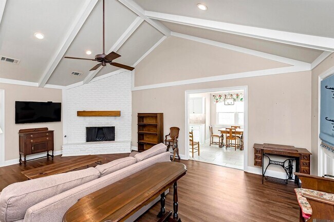 Building Photo - 10859 Cal Rd