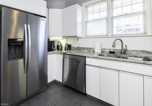 Building Photo - 2 br, 2.5 bath Duplex - 318 27th Street Sa...