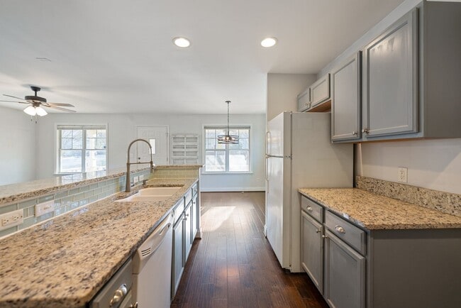 Building Photo - 3bd/2ba Near Downtown Durham!